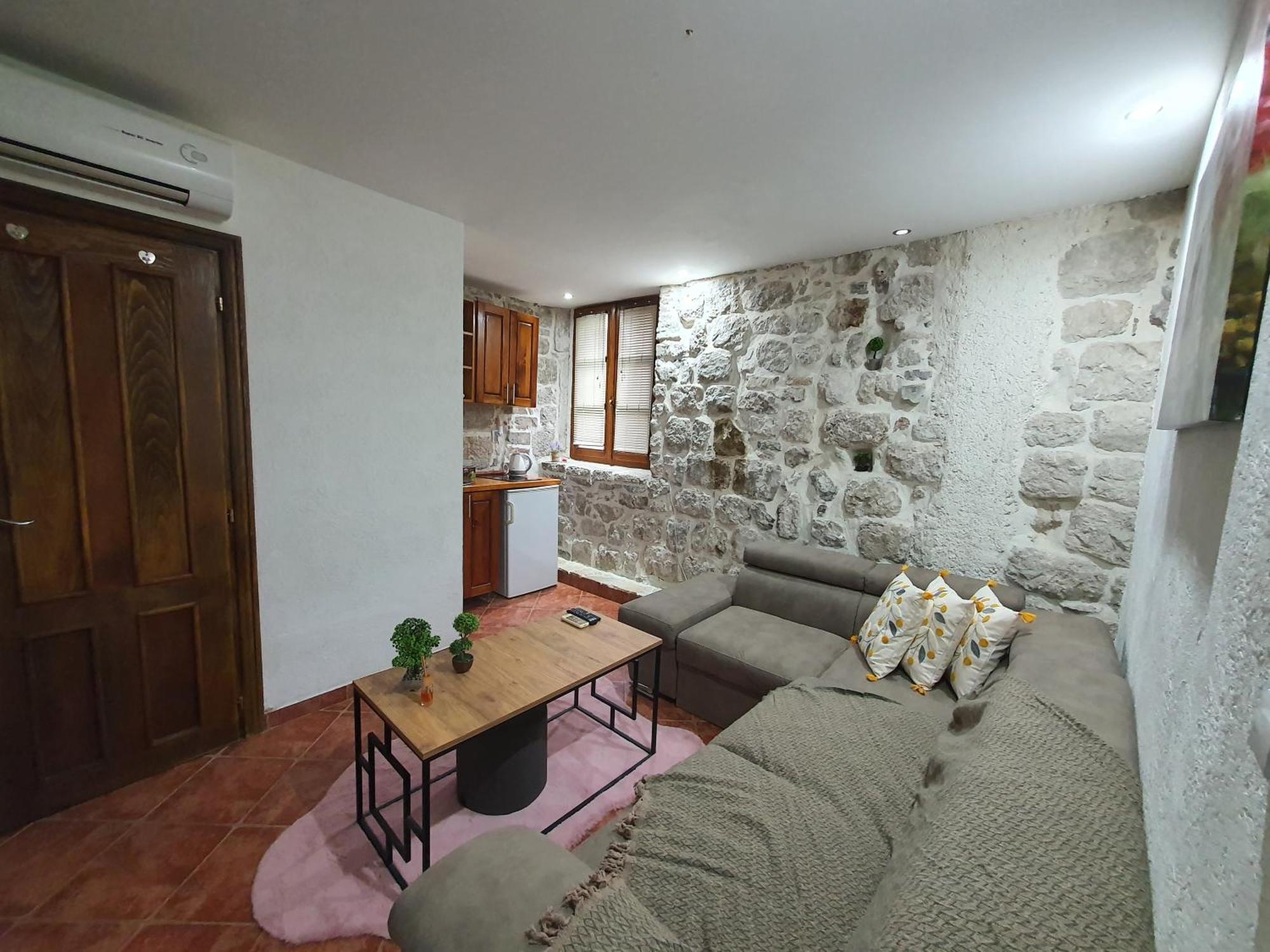 Little Bay Apartments Kotor Room photo